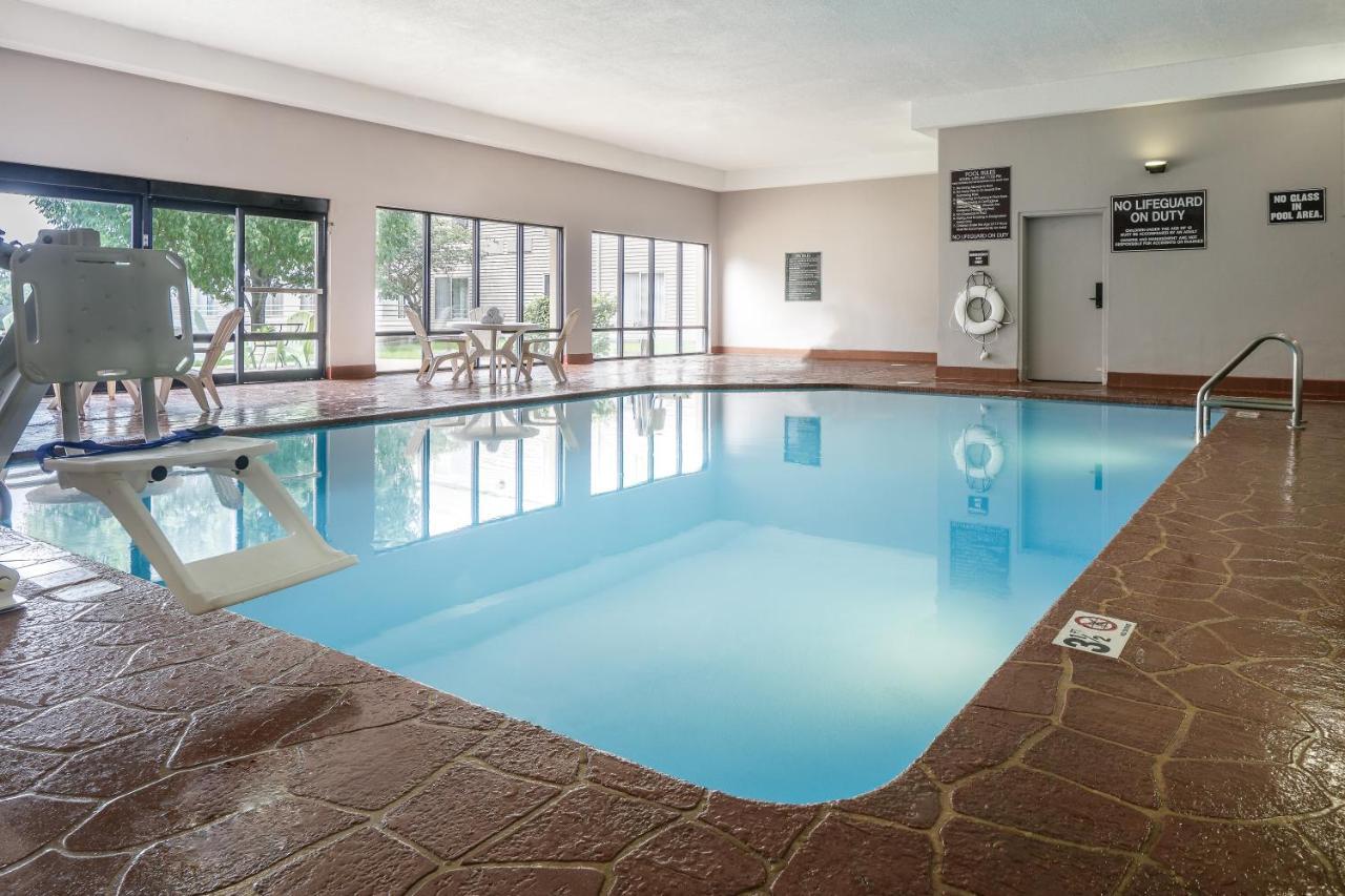 Holiday Inn Coralville - Iowa City By Ihg Exteriör bild